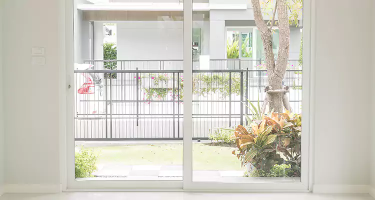 Balcony Screen Door Repair in Lake Magdalene, FL