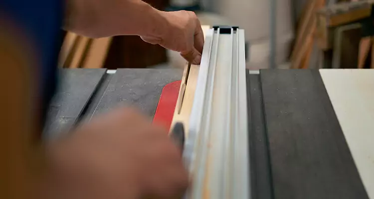 Bifold Door Seal Repair in Lake Magdalene, FL