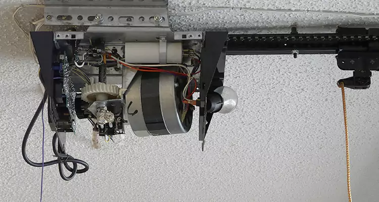 Emergency Garage Door Opener Repair in Lake Magdalene, FL