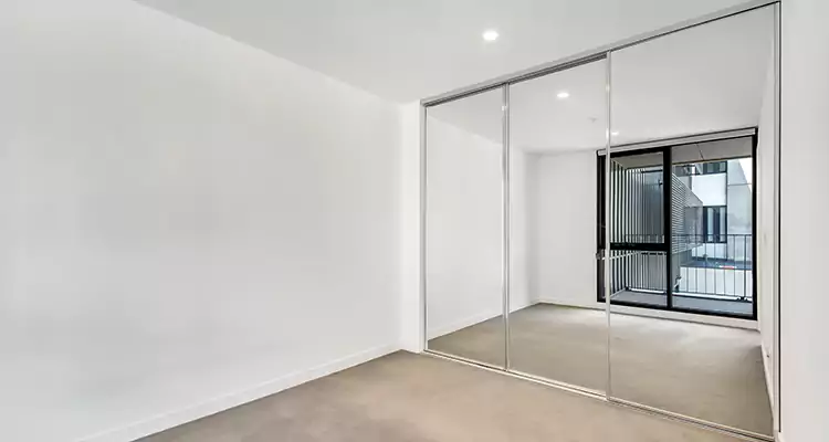 Why Homeowners Choose Us for Sliding Mirror Door Replacement in Lake Magdalene, FL