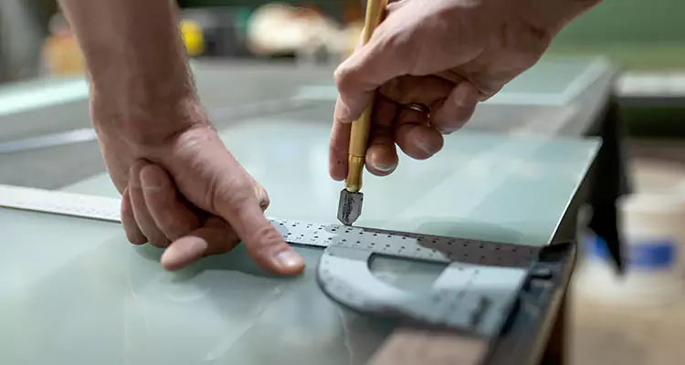 Glass Scratch Repair in Lake Magdalene, FL