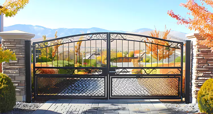 Automatic Gate Repair Cost in Lake Magdalene, FL