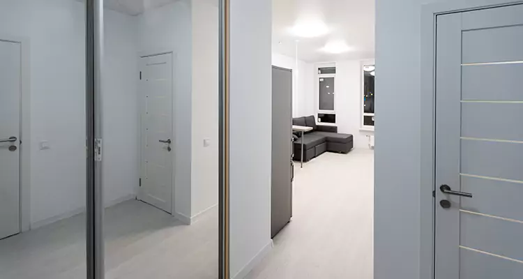 Modern Mirrored Closet Doors Repair in Lake Magdalene, FL
