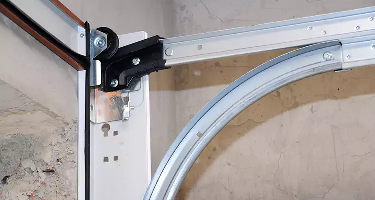 Maintain Liftmaster Garage Door Off Track in Lake Magdalene, FL