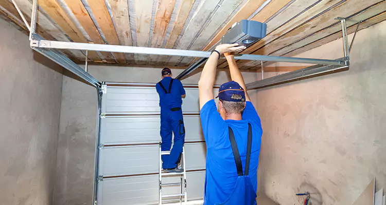 Garage Door Opener Technician in Lake Magdalene, FL