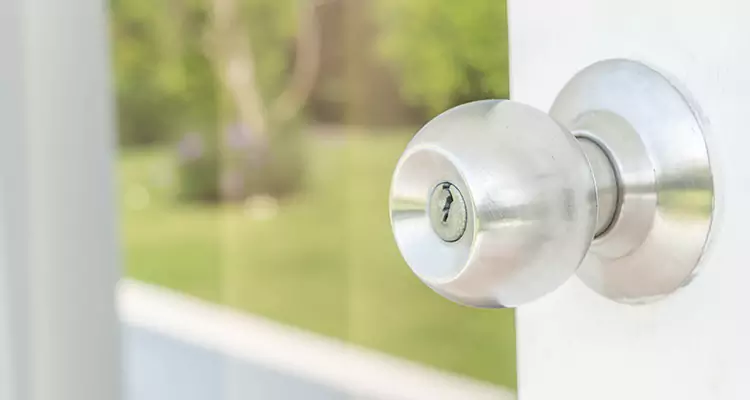 Patio Door Mechanism Jammed in Lake Magdalene, FL