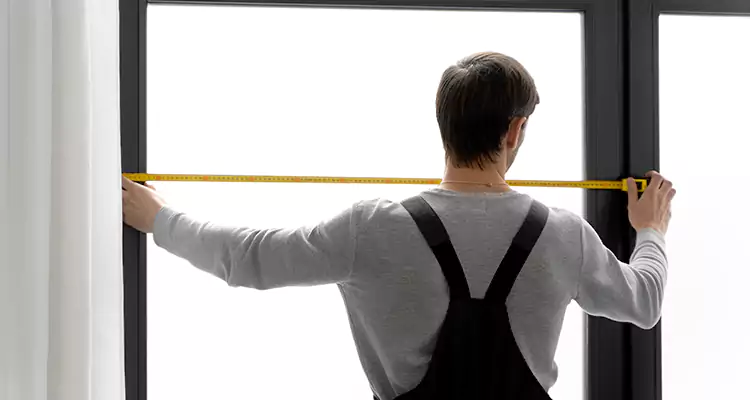 Retractable Deck Screens Repair in Lake Magdalene, FL